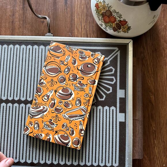 Vintage 1954 The ABC Of Casseroles Small Hardcover Cookbook - Picture 7 of 8